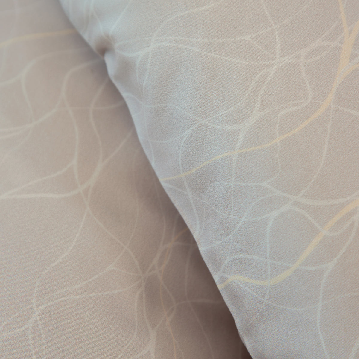 damai Bio Satin Bettwäsche Delta mit Linien 135x200 cm + 80x80 cm